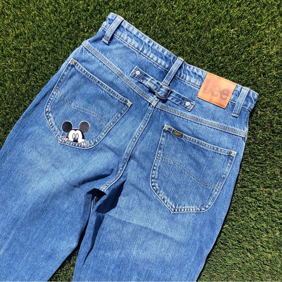 Lee Denim - 🐭 Peeping Mickey Mouse Lee Vintage Modern High-Rise Relaxed Stovepipe Jeans.